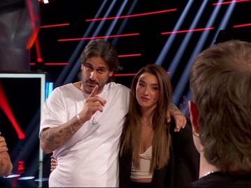 Los coaches dan una segunda oportunidad tras cantar un tema propio: "Ese es &eacute;l"