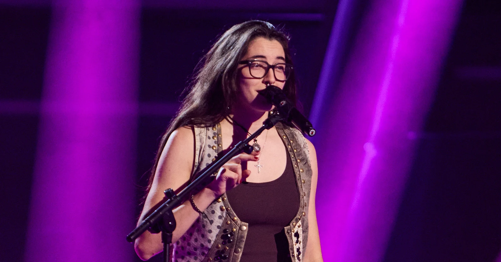Leticia emociona a todos en La Voz cantando en lengua de signos por sus padres