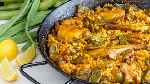 Paella valenciana Paella valenciana