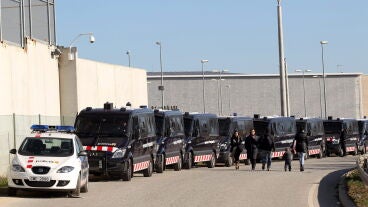 Archivo de un dispositivo policial a las puertas del centro penitenciario de Quatre Camins (Barcelona)