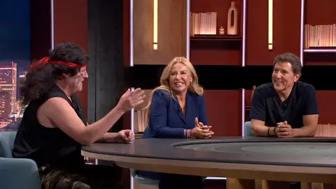 Santiago Urrialde recuerda su encuentro con Sylvester Stallone: así nació una de sus imitaciones más recordadas de Rambo Santiago Urrialde recuerda su encuentro con Sylvester Stallone: así nació una de sus imitaciones más recordadas de Rambo