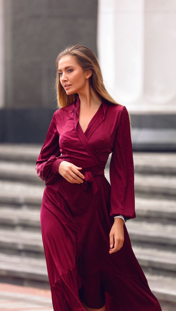 Vestido color burdeos