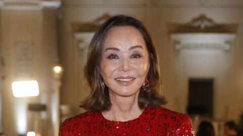 Isabel Preysler, en el desfile de Redondo Brand