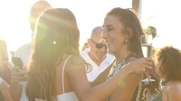Paz Padilla con su hija Anna Ferrer en la preboda de la influencer