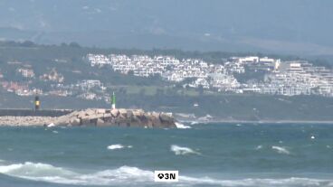 El Ej&eacute;rcito refuerza la vigilancia en la bah&iacute;a de C&aacute;diz en plena crisis migratoria