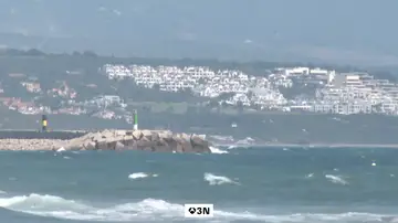 El Ejército refuerza la vigilancia en la bahía de Cádiz en plena crisis migratoria El Ejército refuerza la vigilancia en la bahía de Cádiz en plena crisis migratoria