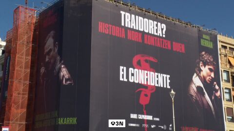Una lona gigante desvela 'El confidente', la nueva pel&iacute;cula de Daniel Calparsoro