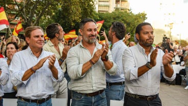 El l&iacute;der de Vox, Santiago Abascal (c), y el l&iacute;der de Vox en Catalunya, Ignacio Garriga (d), durante un acto de Vox en la Plaza Marina de Sants, a 18 de septiembre de 2026, en Barcelona, Catalu&ntilde;a (Espa&ntilde;a). Abascal vuelve a Barcelona al comienzo de este curso pol&iacute;tico tras dos a&ntilde;os sin realizar ning&uacute;n acto p&uacute;blico en la capital catalana.
18 SEPTIEMBRE 2026;CATALU&Ntilde;A;VOX;POL&Iacute;TICA;POL&Iacute;TICOS;
Alberto Paredes / Europa Press
18/09/2026