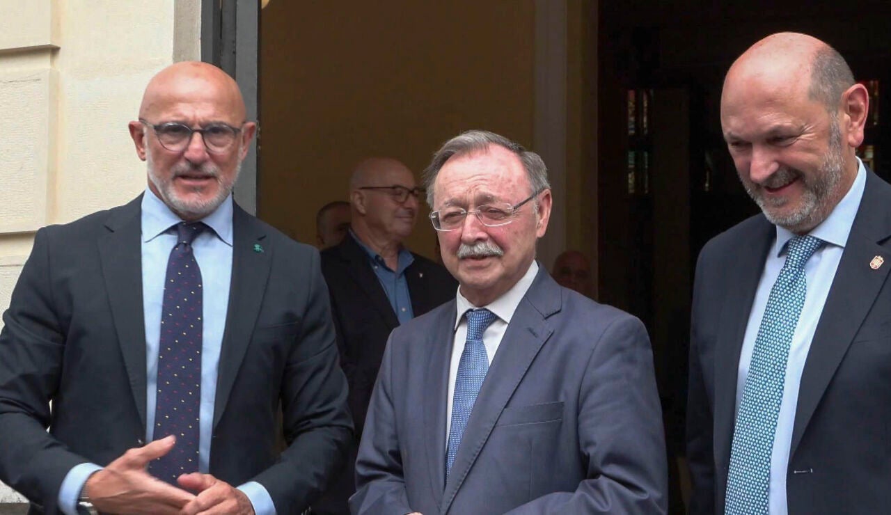 Juan Jes&uacute;s Vivas junto a Luis de la Fuente y Rafael Louz&aacute;n