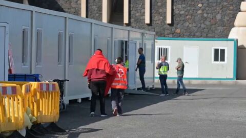 Un nuevo cayuco llega a El Hierro con 61 personas a bordo