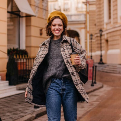 Mujer vestida al estilo British
