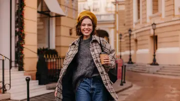 Mujer vestida al estilo British Mujer vestida al estilo British