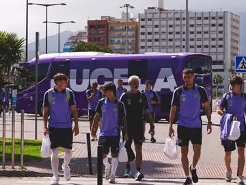 El autobús del Real Valladolid a su llegada a Ceuta El autobús del Real Valladolid a su llegada a Ceuta