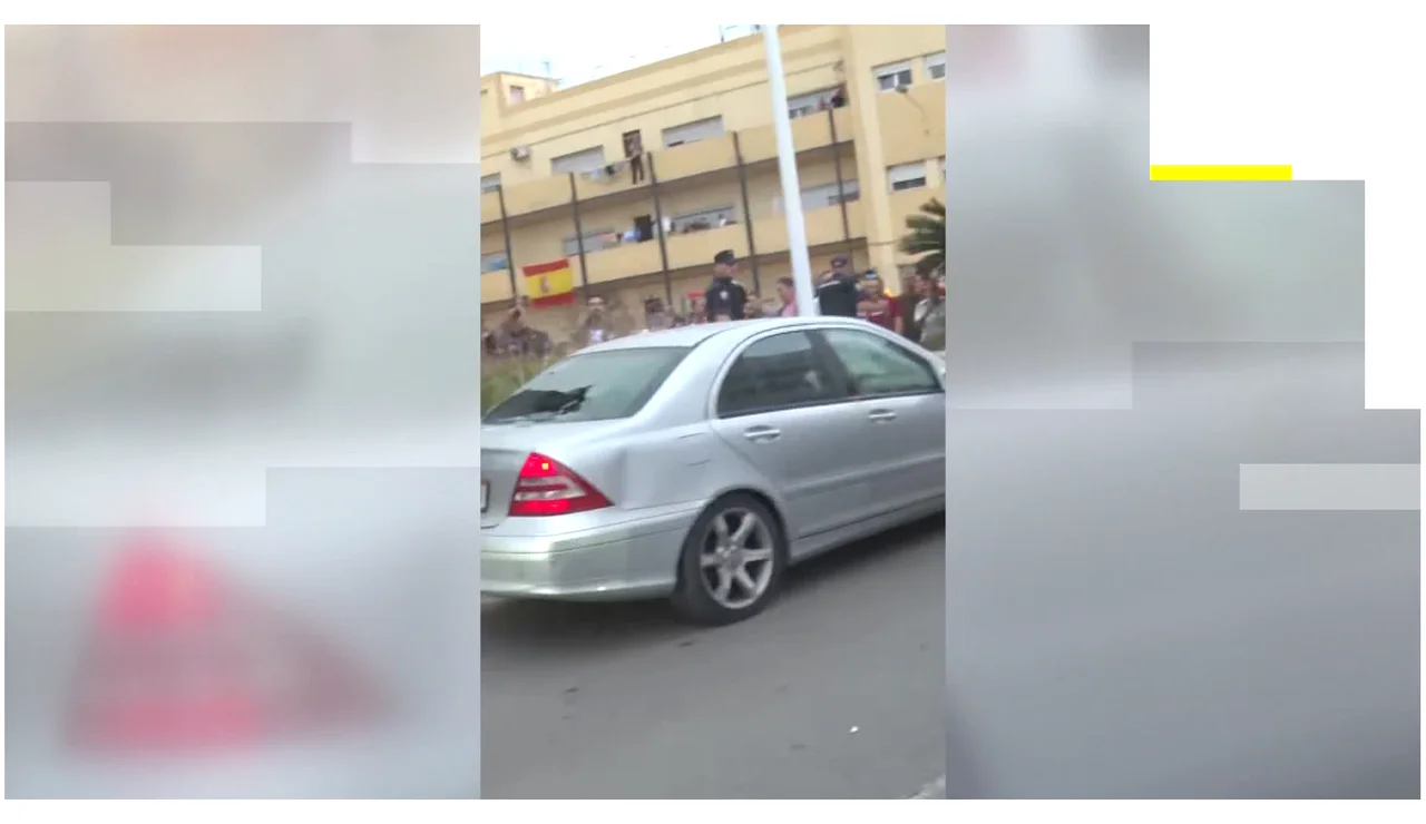 Así quedó el coche de la diputada de Ceuta