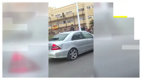 Así quedó el coche de la diputada de Ceuta Así quedó el coche de la diputada de Ceuta