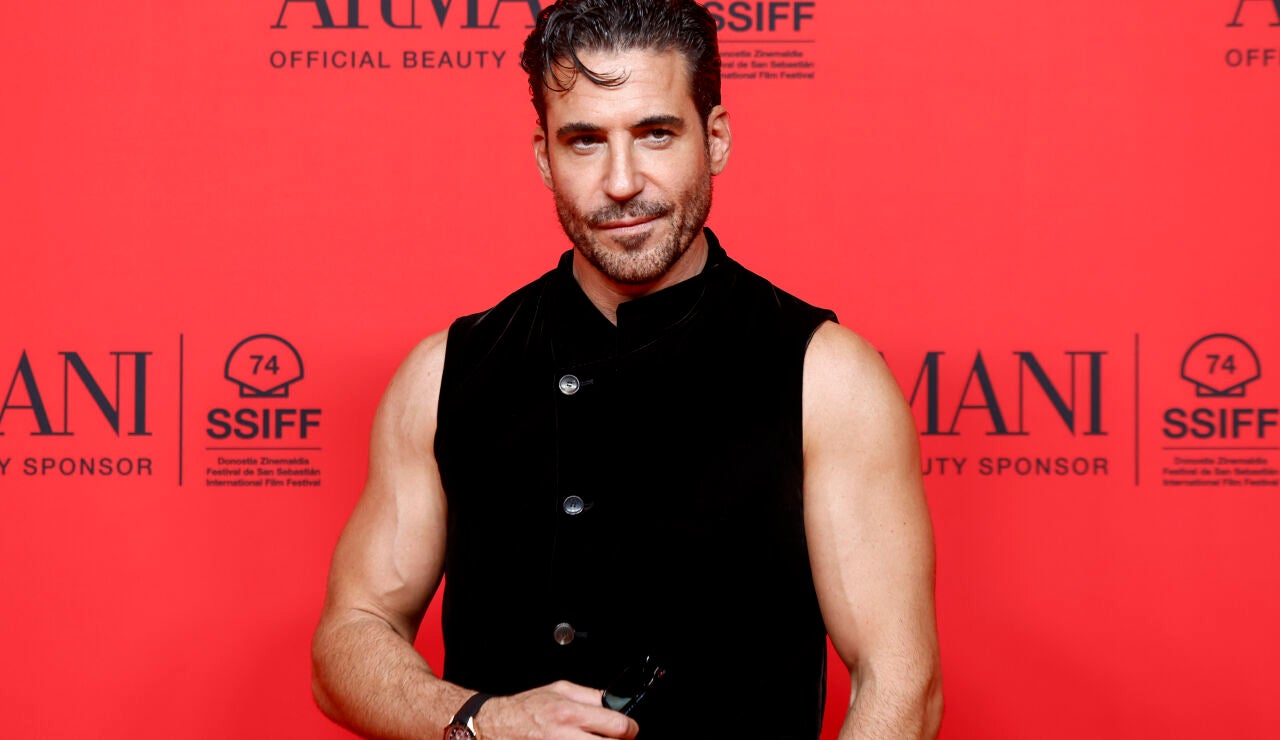 Miguel &Aacute;ngel Silvestre en el photocall de Armani Beauty en el Festival de San Sebasti&aacute;n