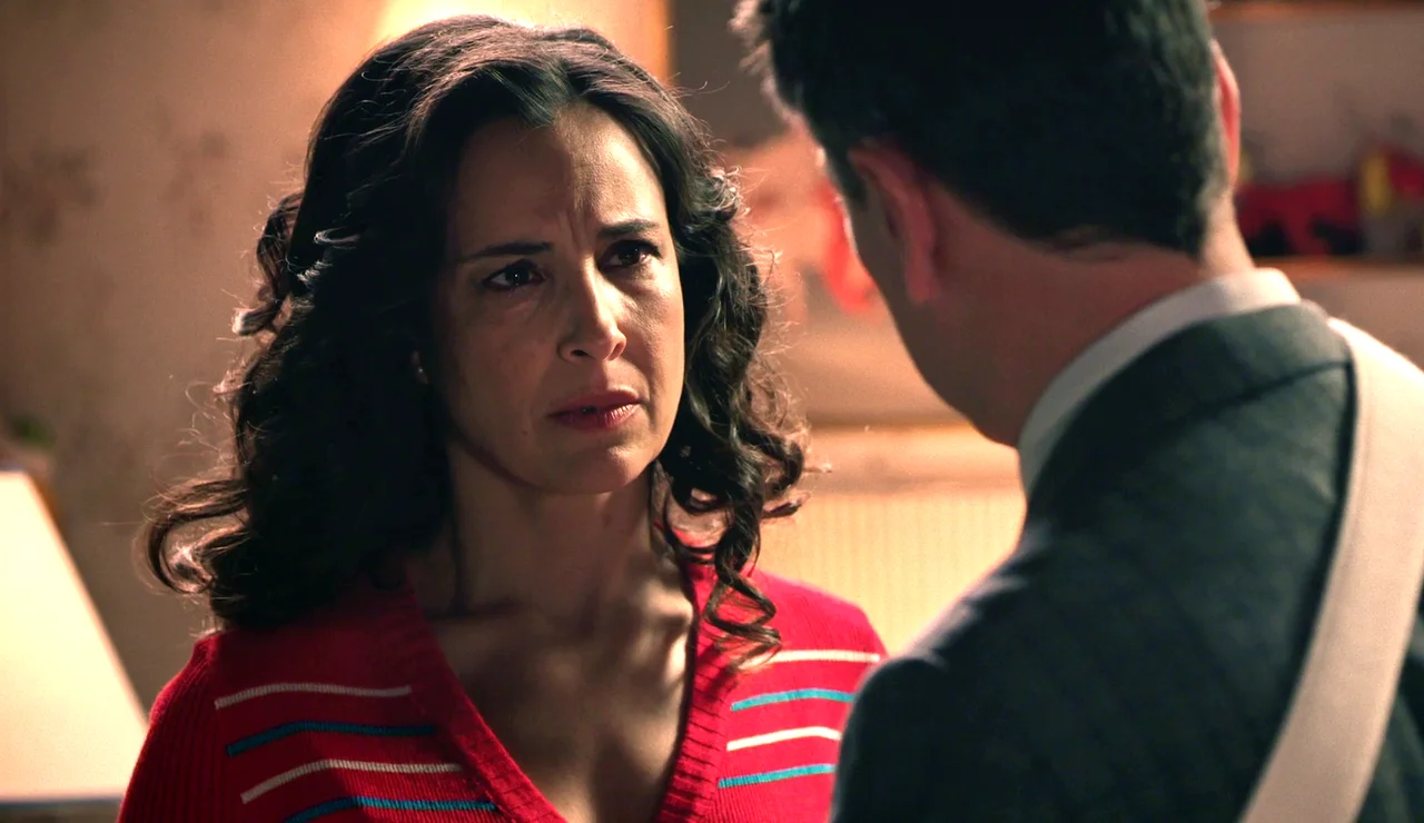 “Dime que no me vas a dejar tirada”: Gabriel le promete a Beatriz una vida juntos en Madrid, pero ella desconfía