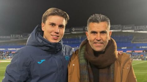 Davinchi, jugador del Getafe, junto a su padre fallecido