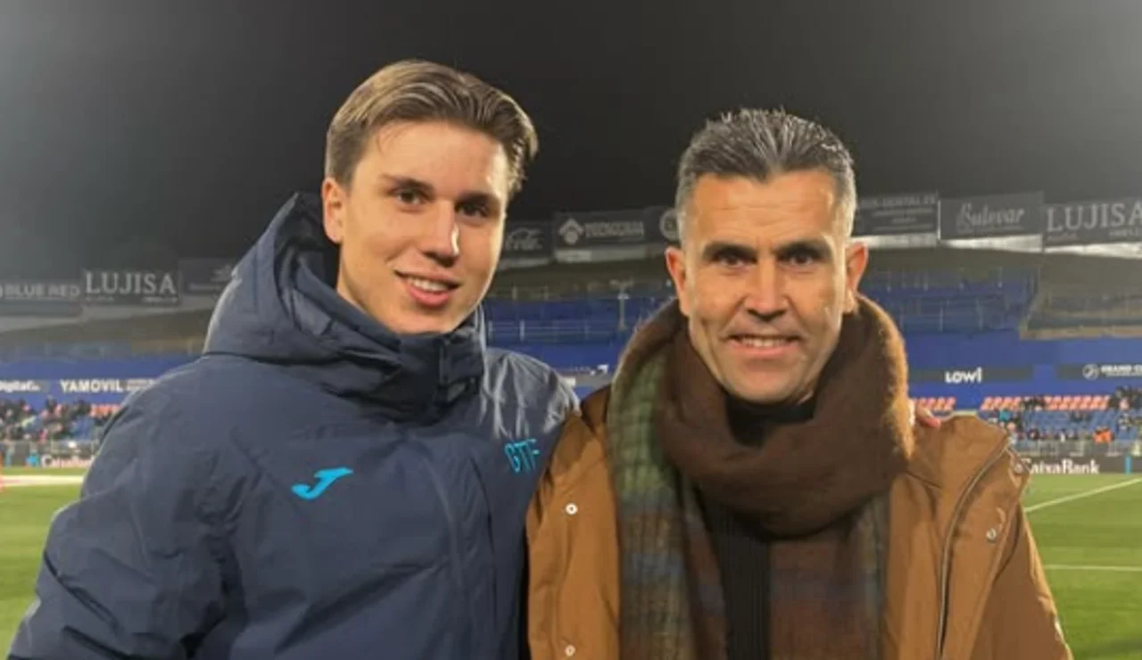 Davinchi, jugador del Getafe, junto a su padre fallecido