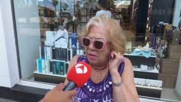 Luisa, ceut&iacute; de 90 a&ntilde;os, cuenta por qu&eacute; sus hijos le piden que no salga sola a la calle