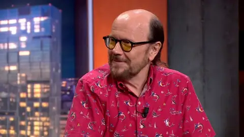 Santiago Segura explica en La Mesa la creación de El Reportero Total Santiago Segura explica en La Mesa la creación de El Reportero Total