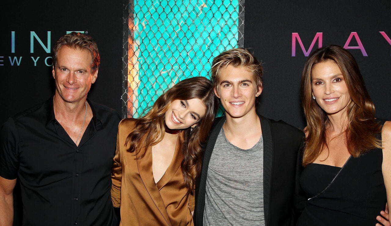  Cindy Crawford, Rande Gerber y sus hijos Presley y Kaia Gerber