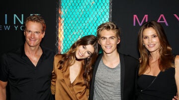  Cindy Crawford, Rande Gerber y sus hijos Presley y Kaia Gerber