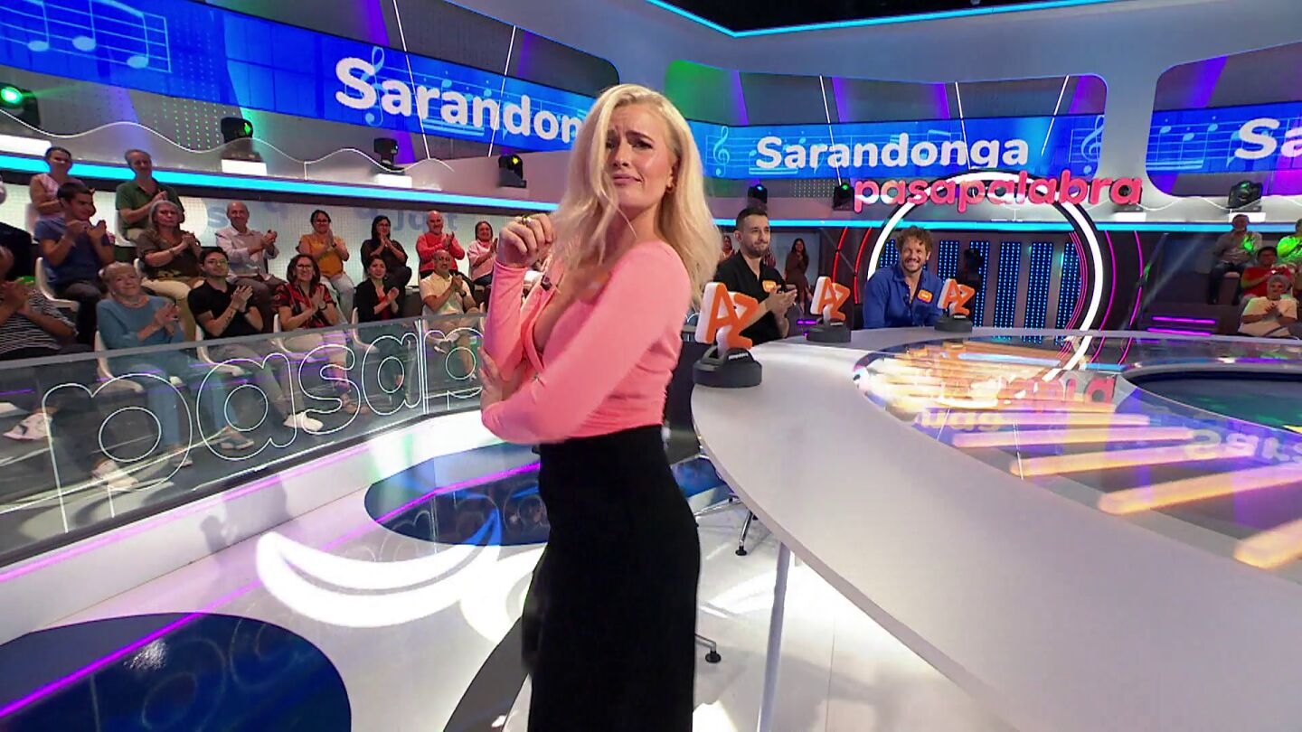 ¿El mejor chiste de rubias contado en Pasapalabra? Adriana Abenia conquista el plató 