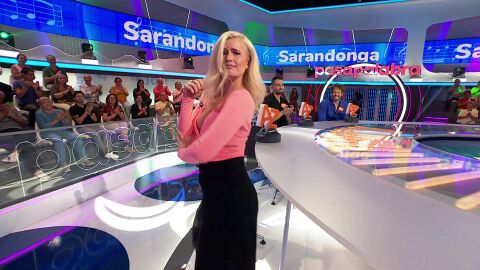 &iquest;El mejor chiste de rubias contado en Pasapalabra? Adriana Abenia conquista el plat&oacute; 