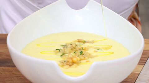 Una receta con chispa: Crema de puerro, pera y jengibre de Argui&ntilde;ano