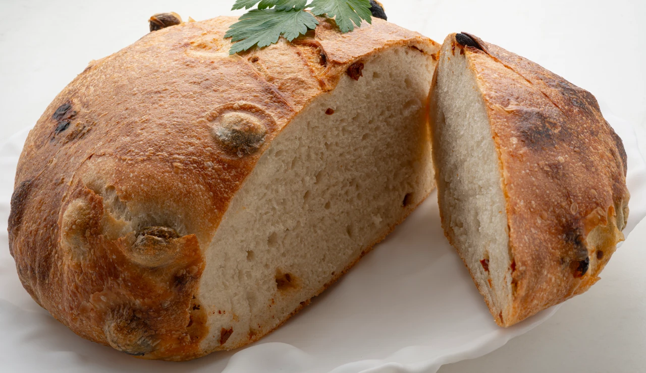Receta de pan de aceitunas y tomate seco de Joseba Arguiñano