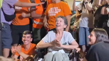 Intentan frenar el desahucio de Mari Carmen