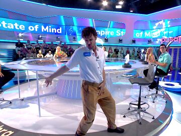 Pleno, chiste&hellip; &iexcl;y baile! Daniel Grao deja flipando a Roberto Leal en Pasapalabra