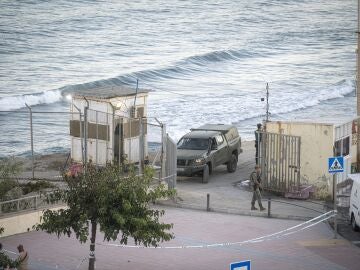 Militares en la frontera del Tarajal