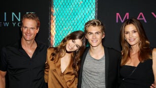 Rande Gerber, Kaia, Presley y Cindy Crawford