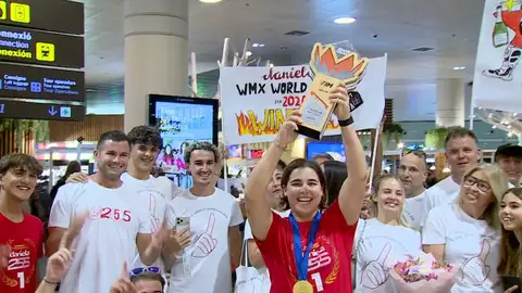 Daniela Guillén, en su llegada a España tras proclamarse campeona del mundo Daniela Guillén, en su llegada a España tras proclamarse campeona del mundo