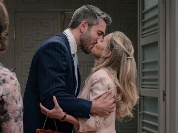 &ldquo;Me entrego a ti sin condiciones&rdquo;: Andr&eacute;s y Valentina se comprometen rodeados de su familia 