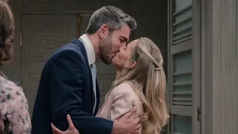 “Me entrego a ti sin condiciones”: Andrés y Valentina se comprometen rodeados de su familia “Me entrego a ti sin condiciones”: Andrés y Valentina se comprometen rodeados de su familia