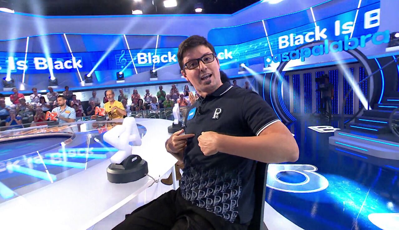El look de Mois&eacute;s ya daba una pista: pleno con &lsquo;Black Is Black&rsquo; en La Pista