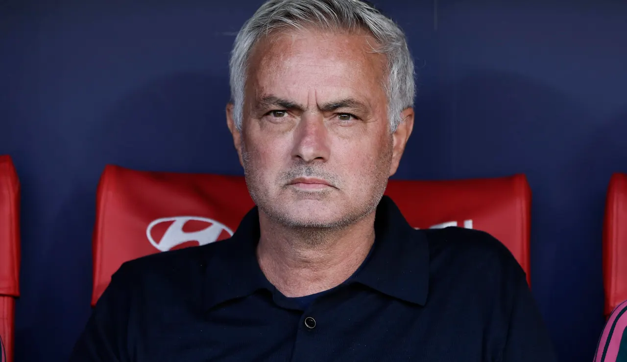 Mourinho, en el banquillo del Real Madrid