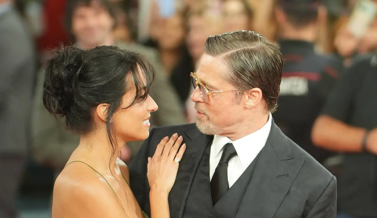 Brad Pitt con su novia Ines de Ramon en el Festival de San Sebastián