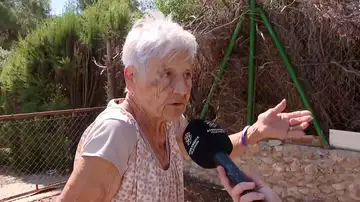 Manolita, vecina del cadáver que llevaba al menos dos años muerto en su casa Manolita, vecina del cadáver que llevaba al menos dos años muerto en su casa