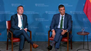 Así reaccionan en Harvard cuando un estudiante pregunta a Sánchez por los 