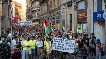 Concentraci&oacute;n en Sevilla en apoyo a MaricarmenREMITIDA / HANDOUT por SINDICATO DE INQUILINASFotograf&iacute;a remitida a medios de comunicaci&oacute;n exclusivamente para ilustrar la noticia a la que hace referencia la imagen, y citando la procedencia de la imagen en la firma24/09/2026