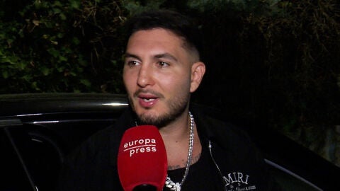 Omar Montes con la prensa
