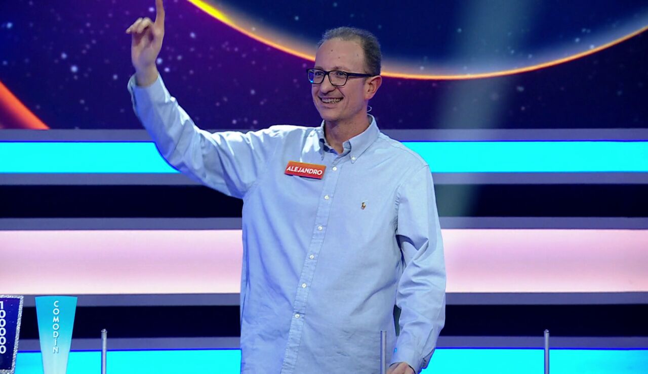 &ldquo;&iexcl;Compro Maldivas con esto!&rdquo;: El espectacular premio de Alejandro en La ruleta de la suerte noche