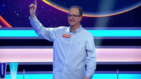 &ldquo;&iexcl;Compro Maldivas con esto!&rdquo;: El espectacular premio de Alejandro en La ruleta de la suerte noche