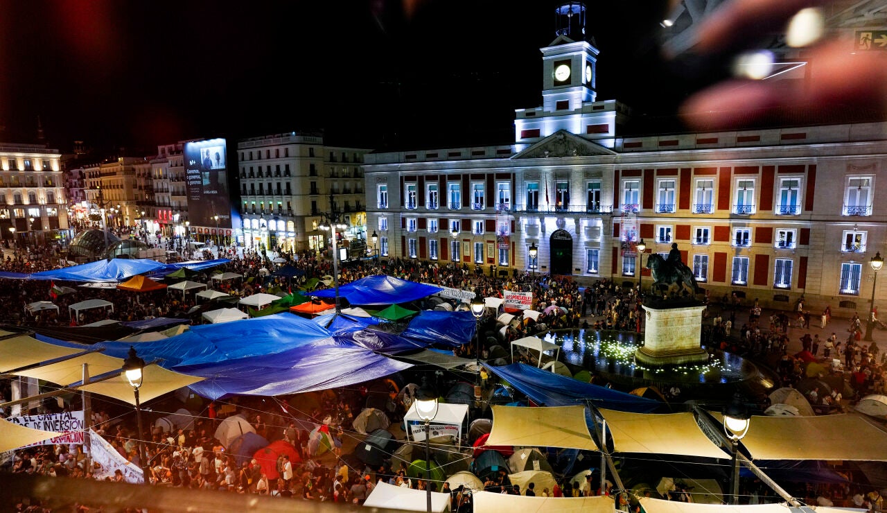 Cientos de acampados en la Puerta del Sol 