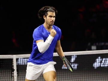 Carlos Alcaraz celebra un punto en Londres durante la Laver Cup