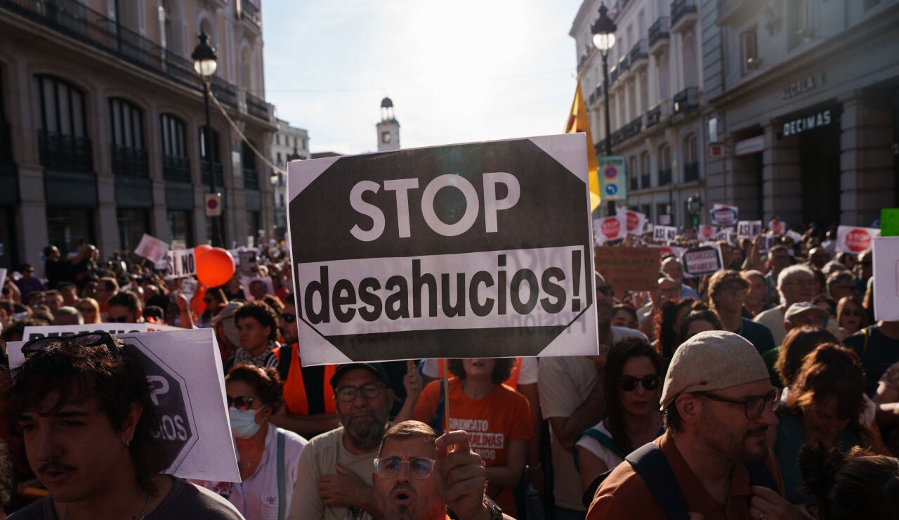 Manifestaci&oacute;n en repulsa por el desahucio de Maricarmen Abascal (Madrid)